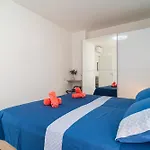 Duo Lipa By Belmont Realty דירה