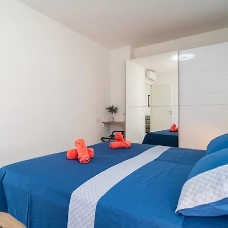 Duo Lipa By Belmont Realty Apartment